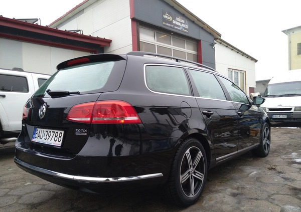 Volkswagen Passat cena 36500 przebieg: 211000, rok produkcji 2013 z Augustów małe 211